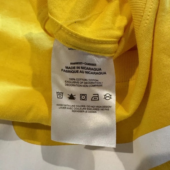 Nike Mens Just Do It Swoosh LS T-shirt Large FD6652 728 Yellow New With Tags - Picture 4 of 7